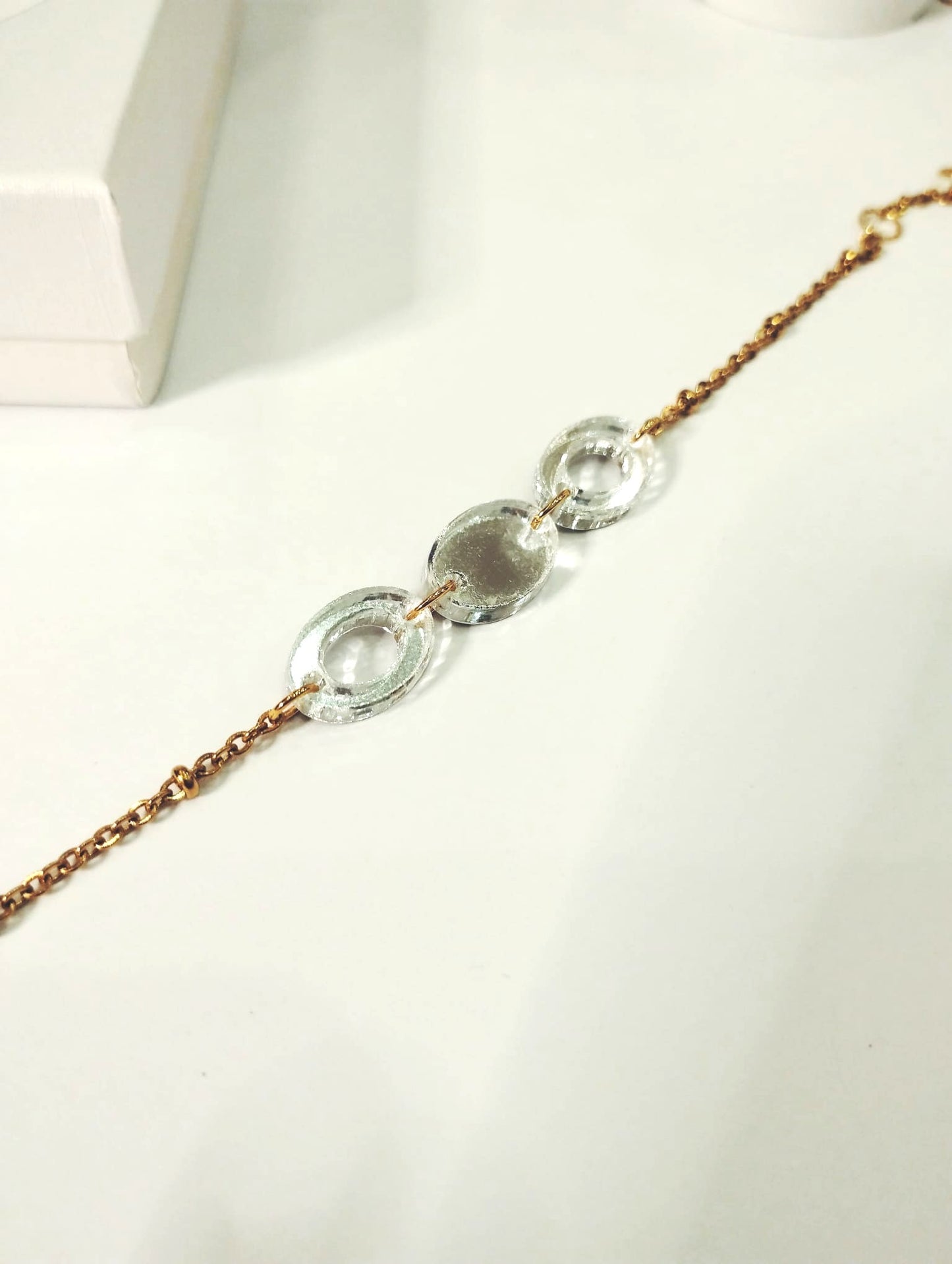 Única Nº06 – Pulsera triple óvalo