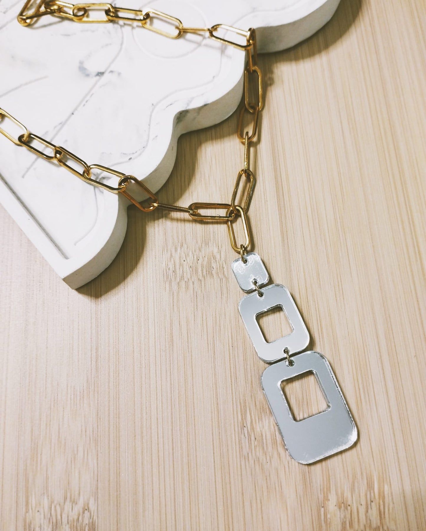 Valentina Collar